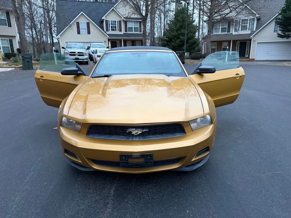 2010 Ford S197 Mustang - Image 6 of 14