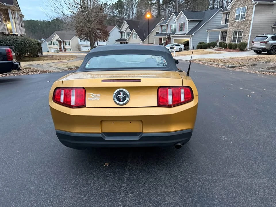 2010 Ford S197 Mustang - Image 5 of 14