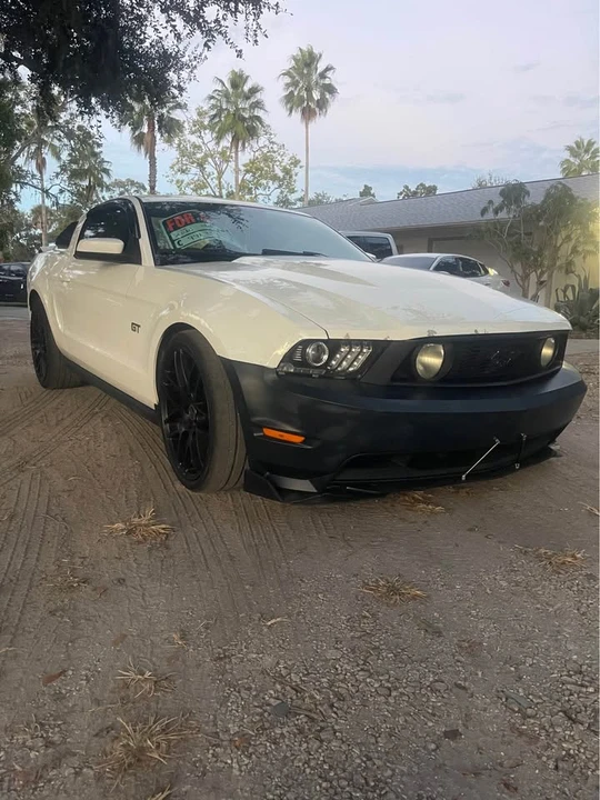 2010 Ford S197 Mustang - Image 2 of 8