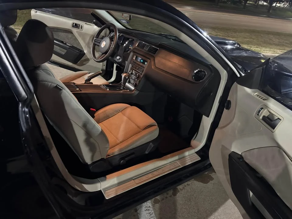 2010 Ford S197 Mustang - Image 8 of 9