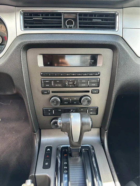 2010 Ford S197 Mustang - Image 12 of 16