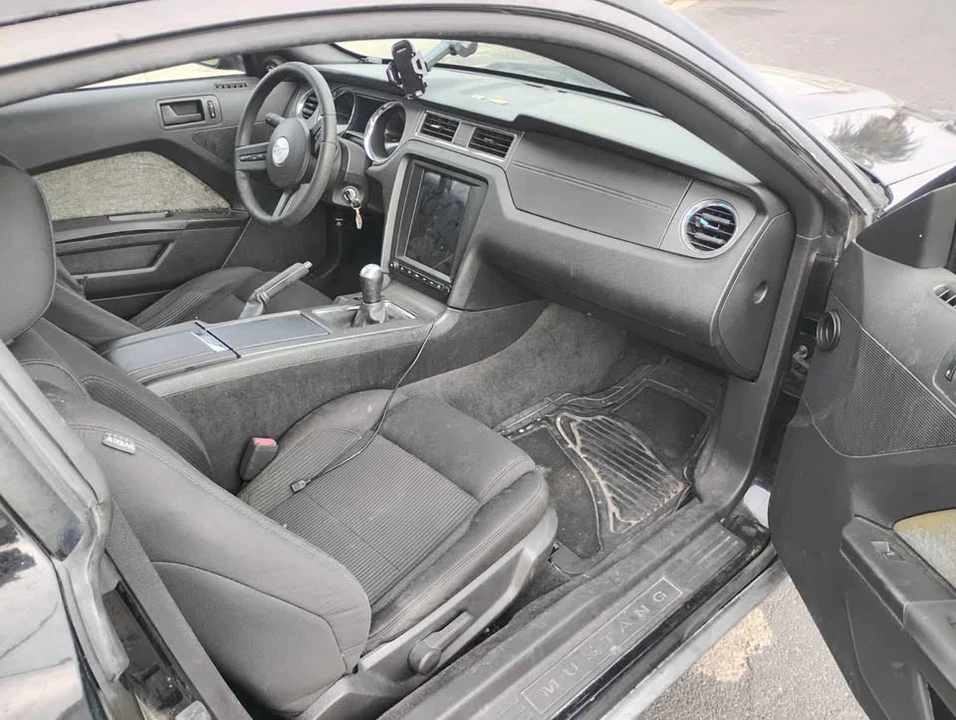 2010 Ford S197 Mustang - Image 3 of 4