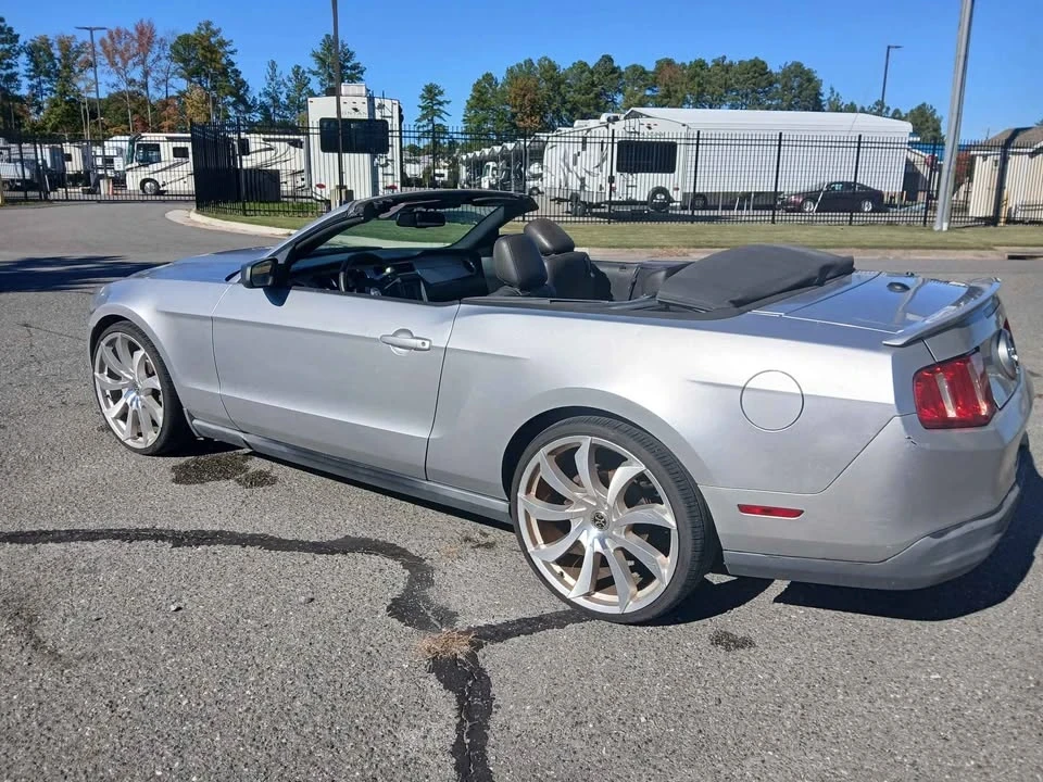 2010 Ford S197 Mustang - Image 6 of 7
