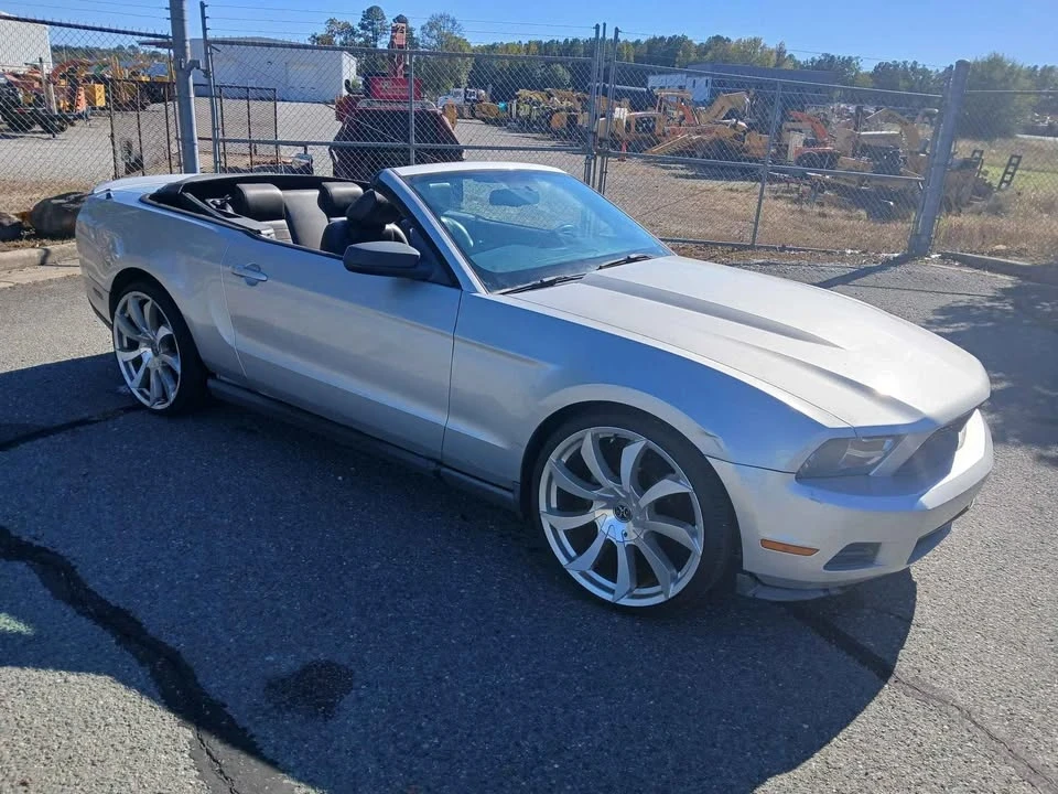 2010 Ford S197 Mustang - Image 3 of 7