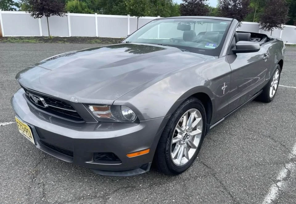2010 Ford S197 Mustang - Image 2 of 9