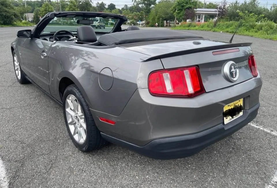 2010 Ford S197 Mustang - Image 3 of 9