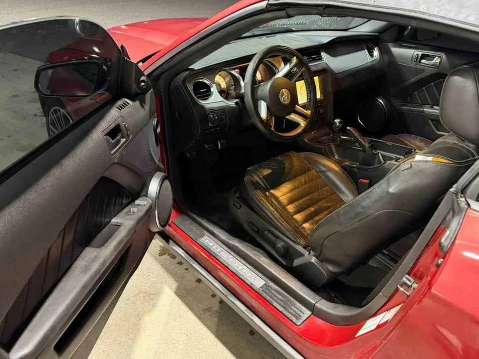 2010 Ford S197 Mustang - Image 5 of 12