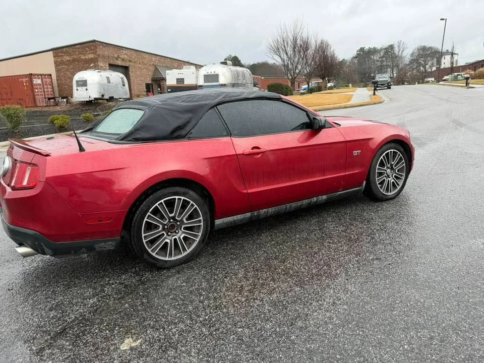 2010 Ford S197 Mustang - Image 8 of 12