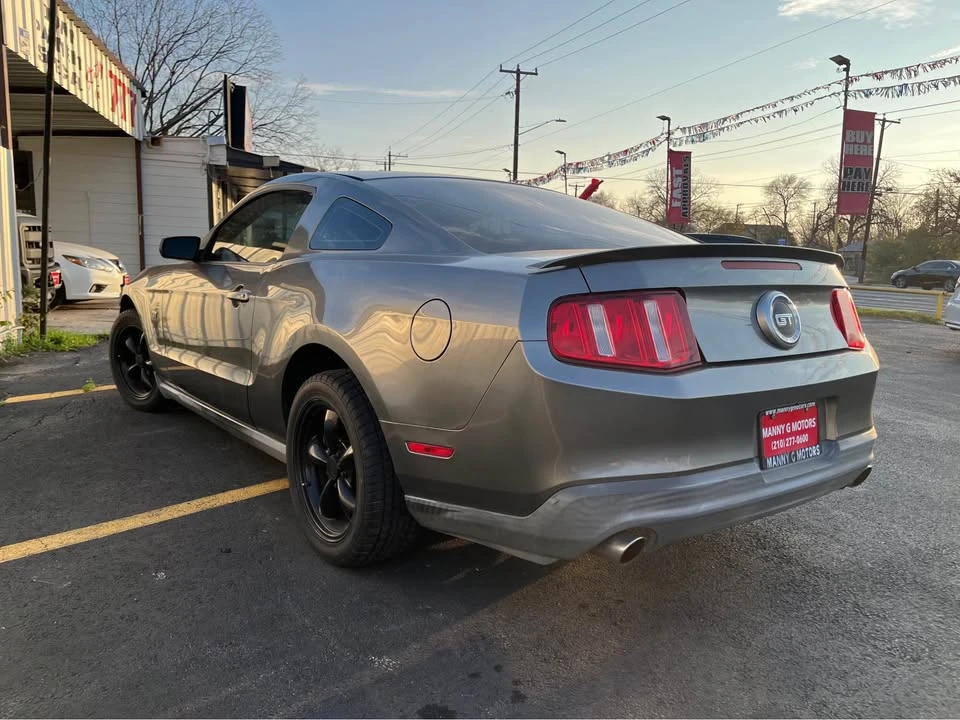 2010 Ford S197 Mustang - Image 2 of 7