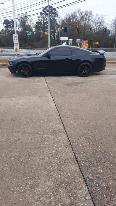 2010 Ford S197 Mustang - Image 2 of 11