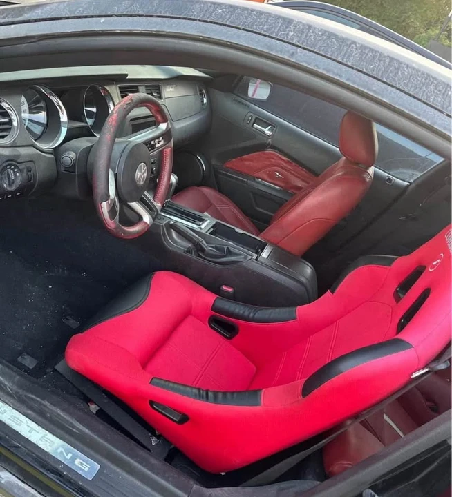 2010 Ford S197 Mustang - Image 2 of 3