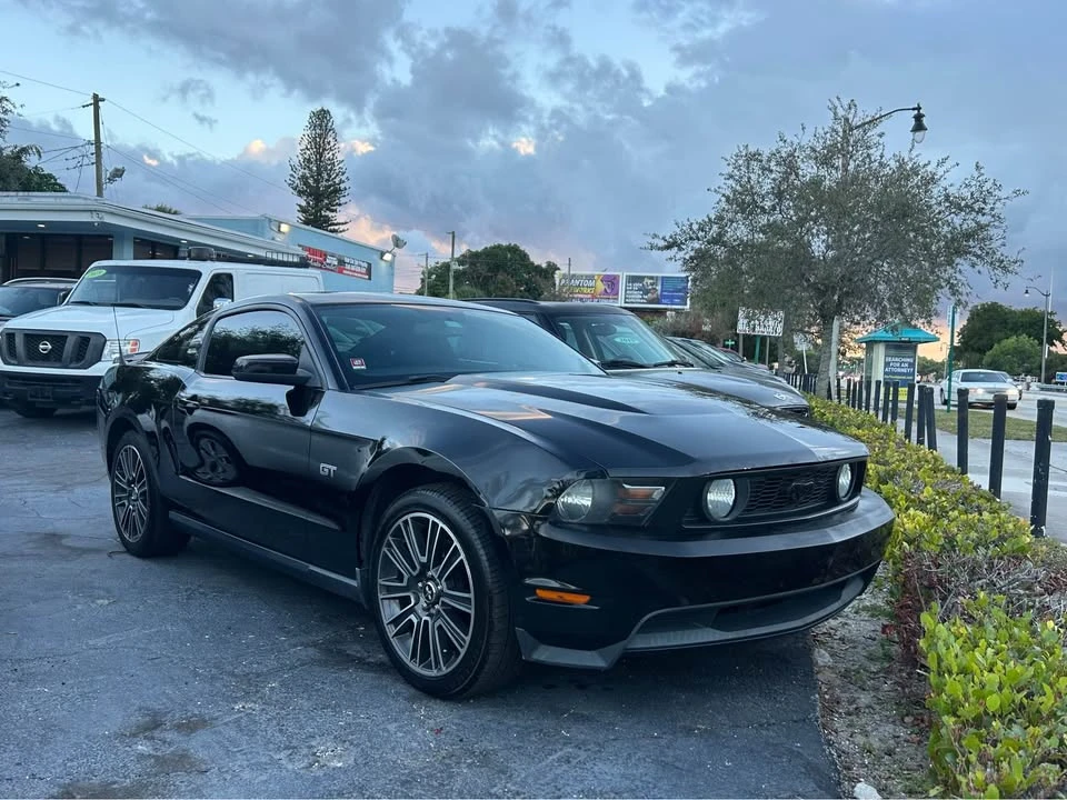 2010 Ford S197 Mustang - Image 2 of 9