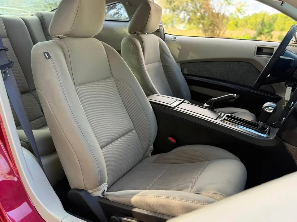 2010 Ford S197 Mustang - Image 12 of 20