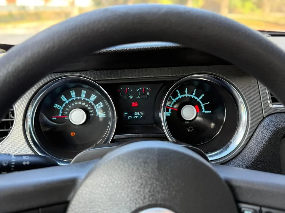 2010 Ford S197 Mustang - Image 16 of 20