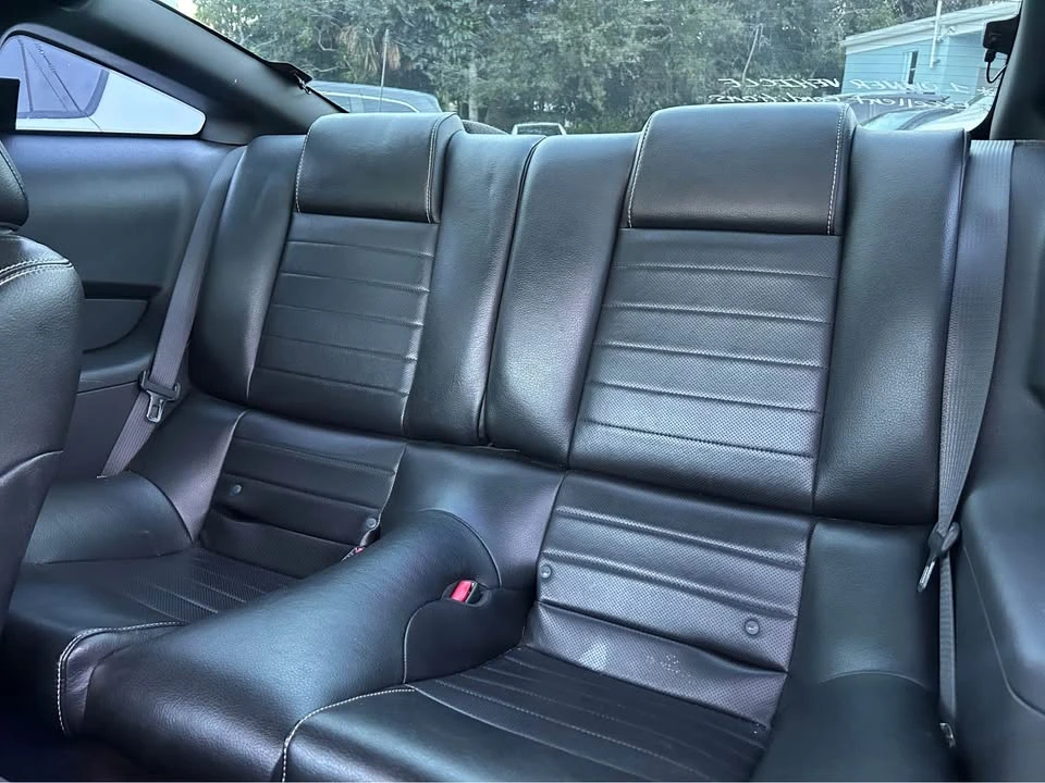 2010 Ford S197 Mustang - Image 7 of 9