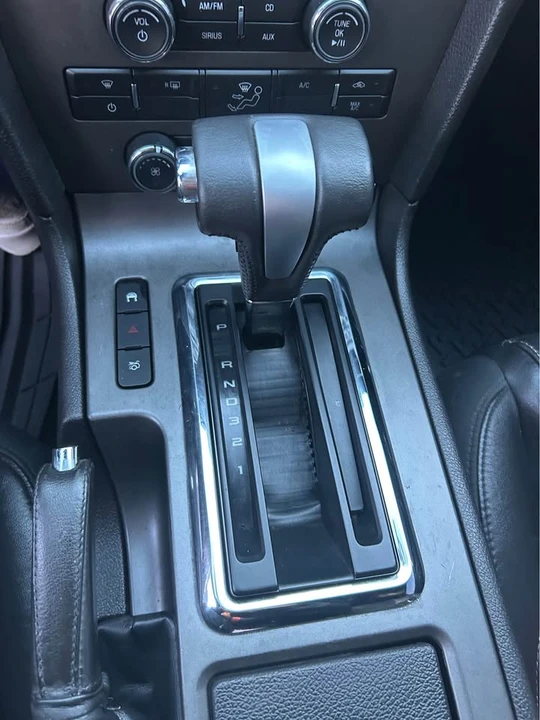 2010 Ford S197 Mustang - Image 15 of 20