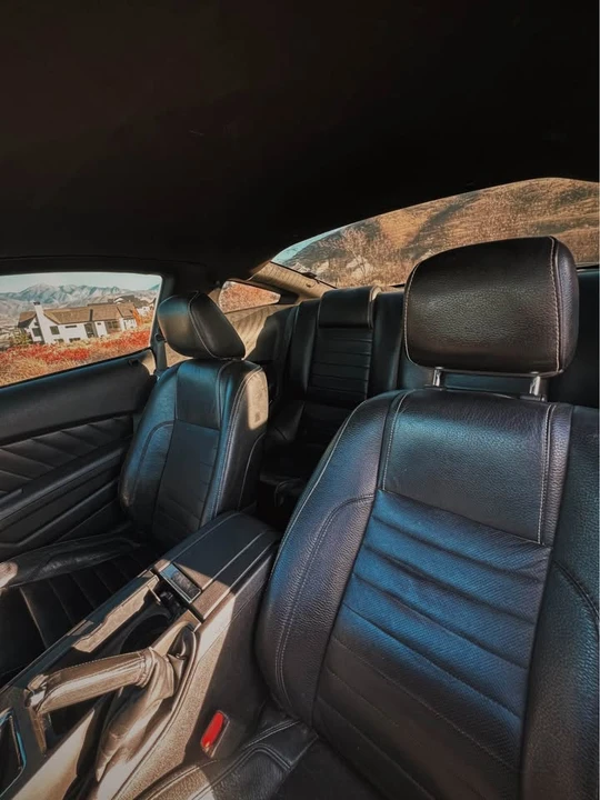 2010 Ford S197 Mustang - Image 7 of 11