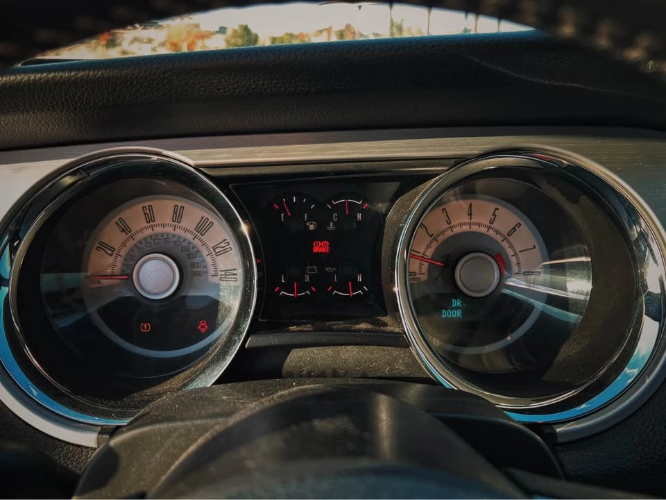 2010 Ford S197 Mustang - Image 9 of 11
