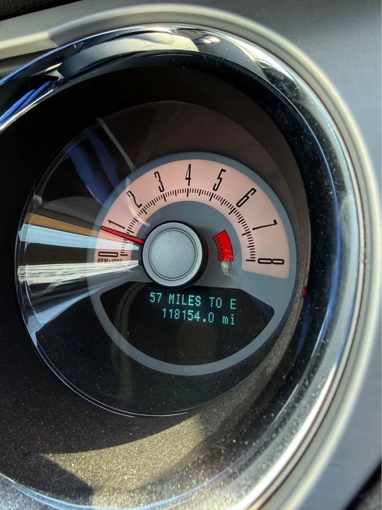 2010 Ford S197 Mustang - Image 14 of 19