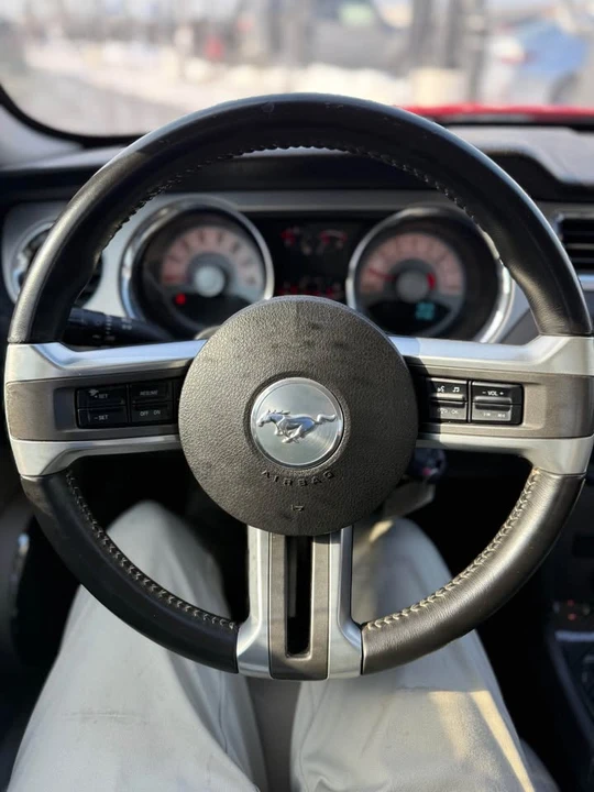 2010 Ford S197 Mustang - Image 13 of 19