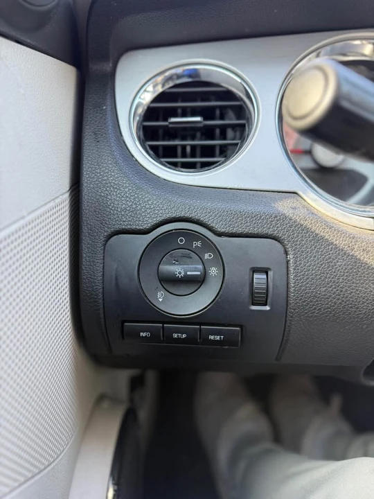 2010 Ford S197 Mustang - Image 17 of 19
