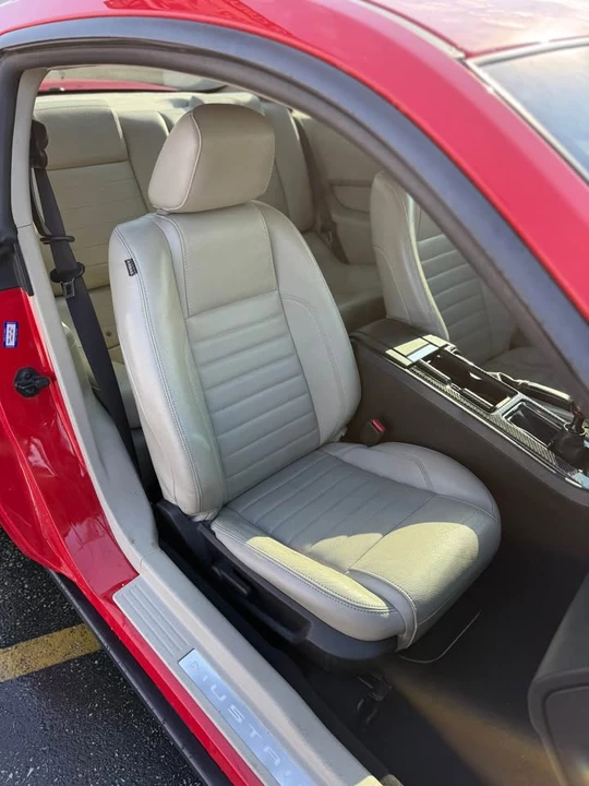 2010 Ford S197 Mustang - Image 11 of 19