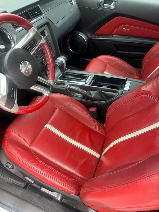 2010 Ford S197 Mustang - Image 19 of 20