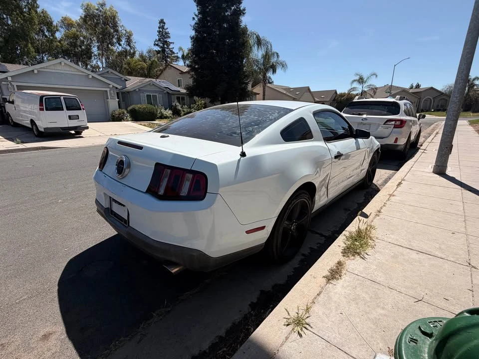 2010 Ford S197 Mustang - Image 7 of 8