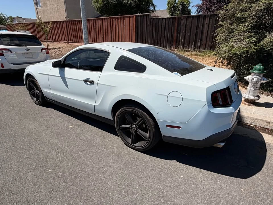 2010 Ford S197 Mustang - Image 4 of 8