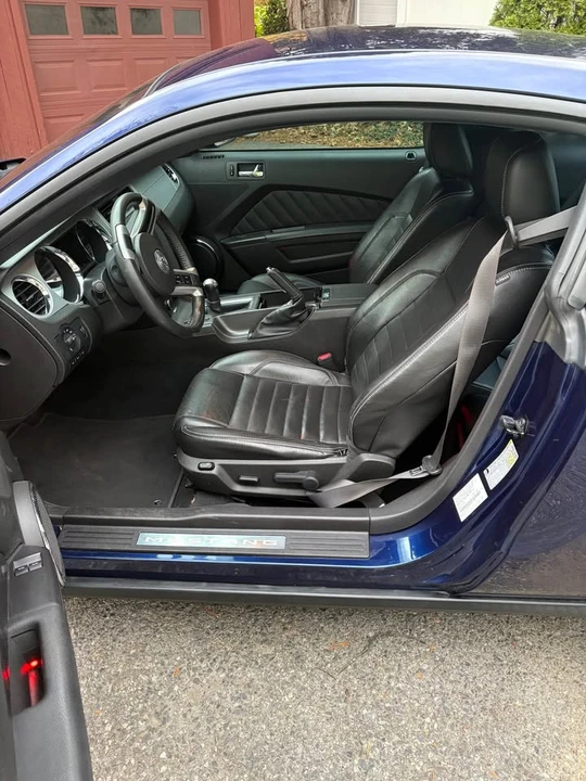 2010 Ford S197 Mustang - Image 8 of 11