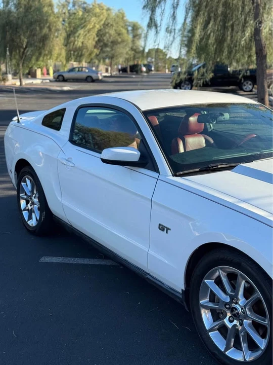 2010 Ford S197 Mustang - Image 3 of 12