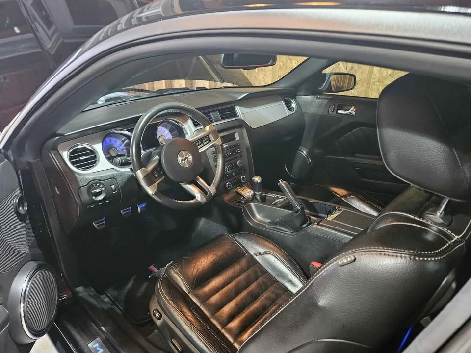 2010 Ford S197 Mustang - Image 2 of 5