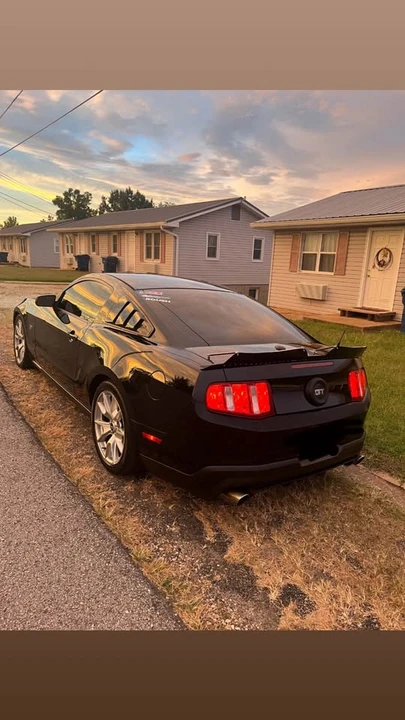 2010 Ford S197 Mustang - Image 3 of 6