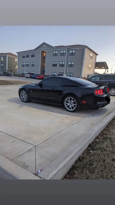 2010 Ford S197 Mustang - Image 2 of 6