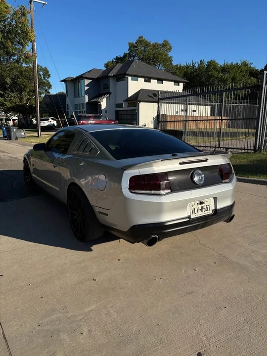 2010 Ford S197 Mustang - Image 4 of 7
