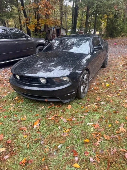 2010 Ford S197 Mustang - Image 2 of 5