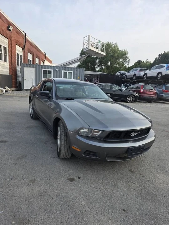 2010 Ford S197 Mustang - Image 2 of 5