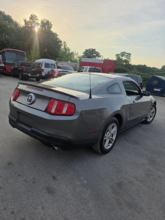 2010 Ford S197 Mustang - Image 3 of 5