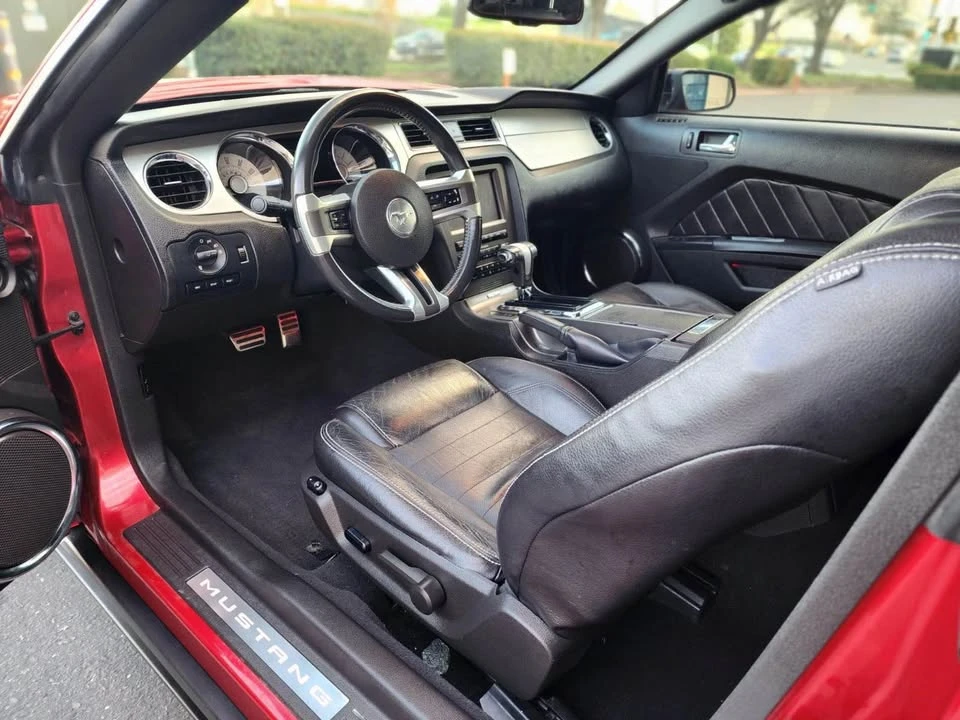 2010 Ford S197 Mustang - Image 8 of 20
