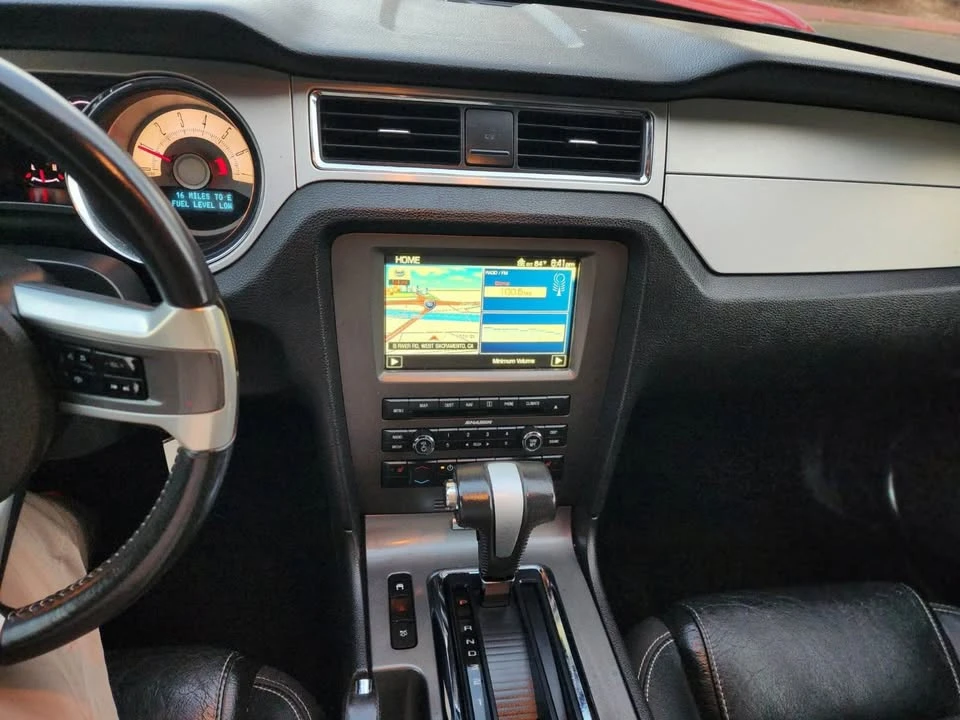 2010 Ford S197 Mustang - Image 16 of 20
