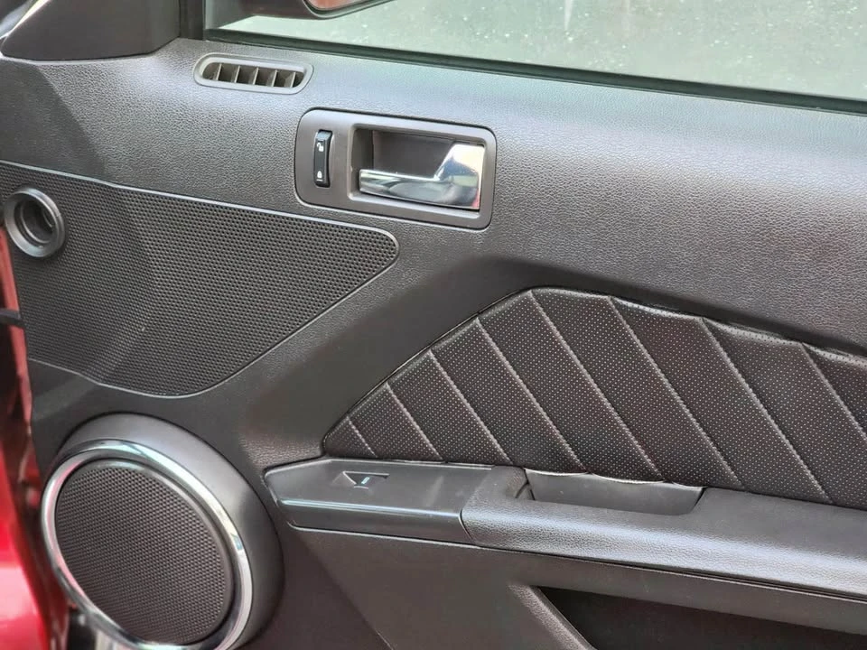 2010 Ford S197 Mustang - Image 14 of 20