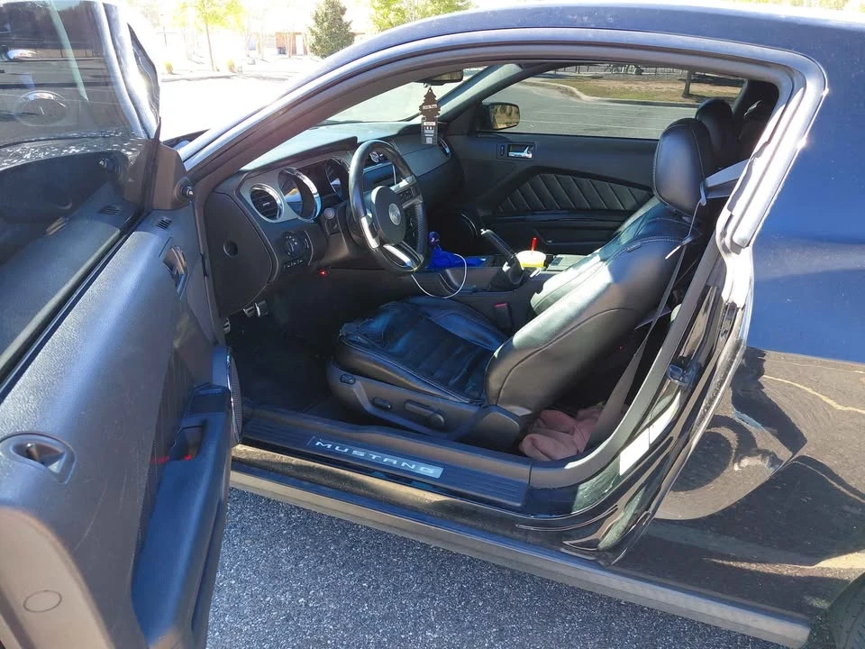 2010 Ford S197 Mustang - Image 4 of 5