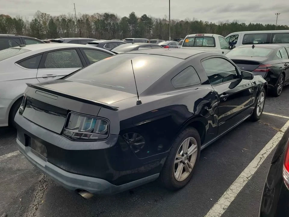 2010 Ford S197 Mustang - Image 2 of 5