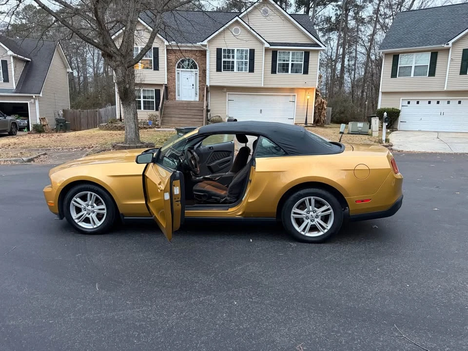 2010 Ford S197 Mustang - Image 6 of 13