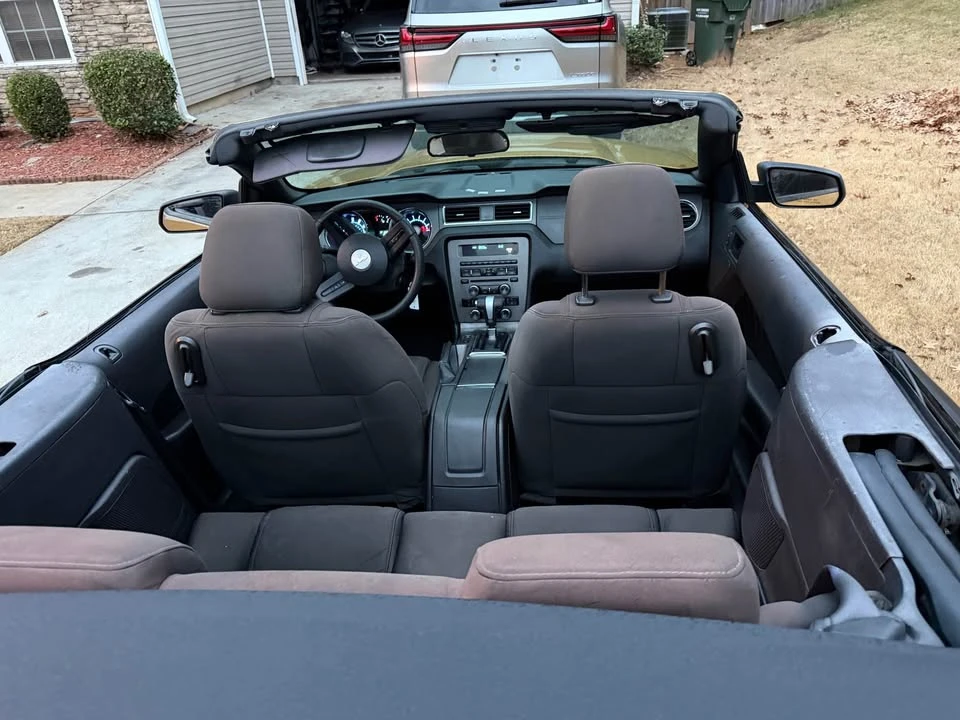 2010 Ford S197 Mustang - Image 11 of 13