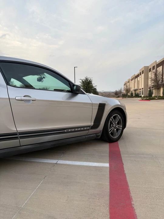 2010 Ford S197 Mustang - Image 4 of 18