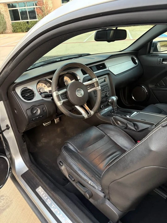 2010 Ford S197 Mustang - Image 12 of 18