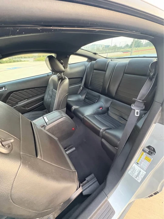 2010 Ford S197 Mustang - Image 13 of 18