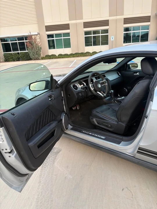 2010 Ford S197 Mustang - Image 11 of 18