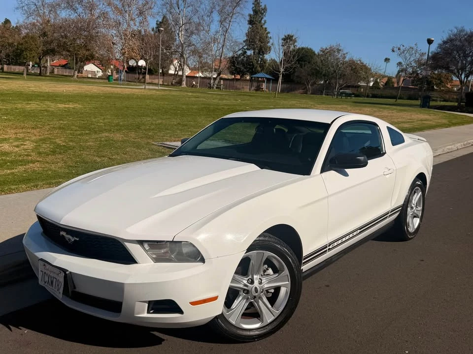 2010 Ford S197 Mustang - Image 6 of 13